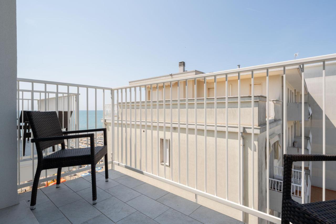 Hotel Boston 3 Stelle Superior Frontemare Lido di Jesolo Exterior foto