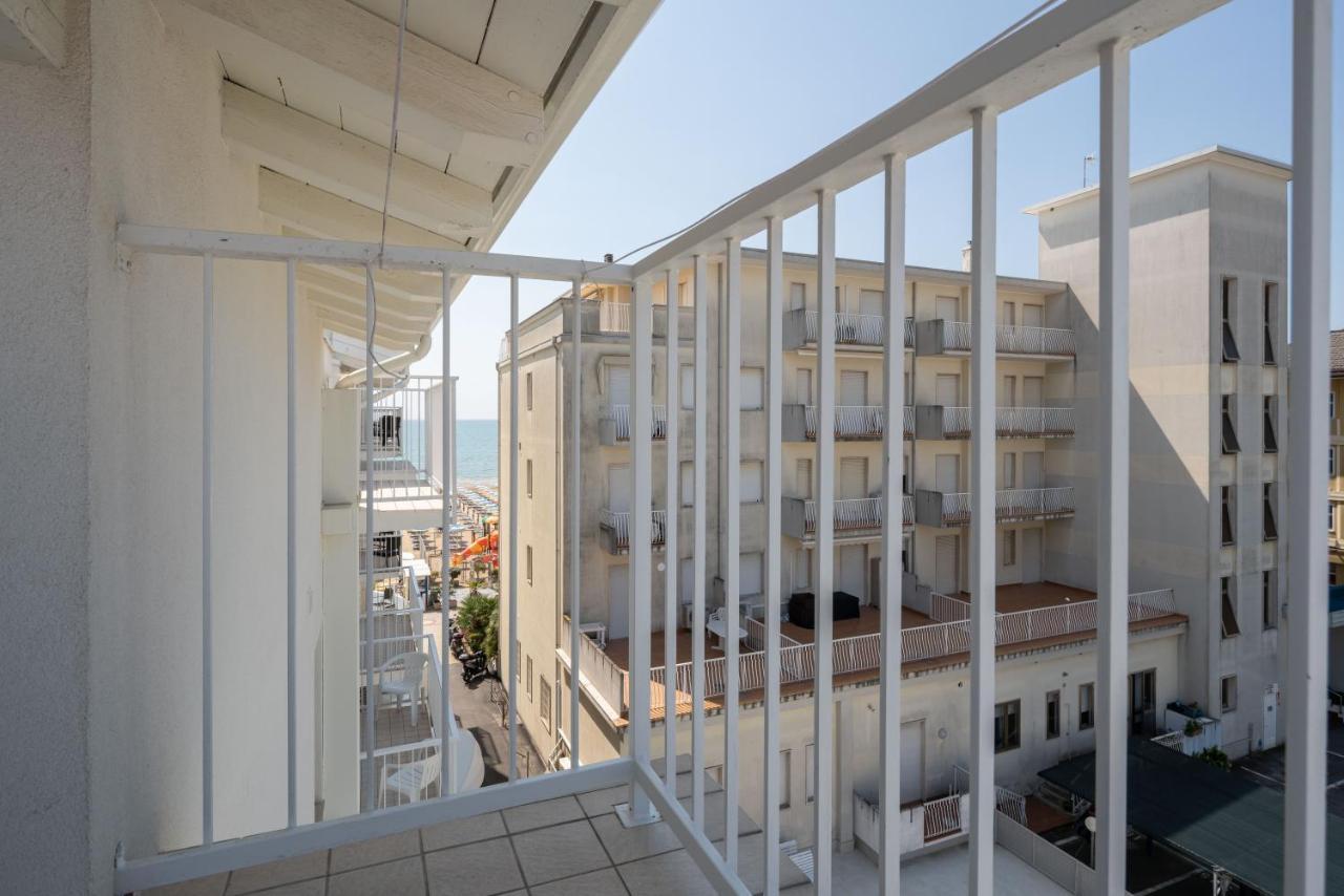 Hotel Boston 3 Stelle Superior Frontemare Lido di Jesolo Exterior foto