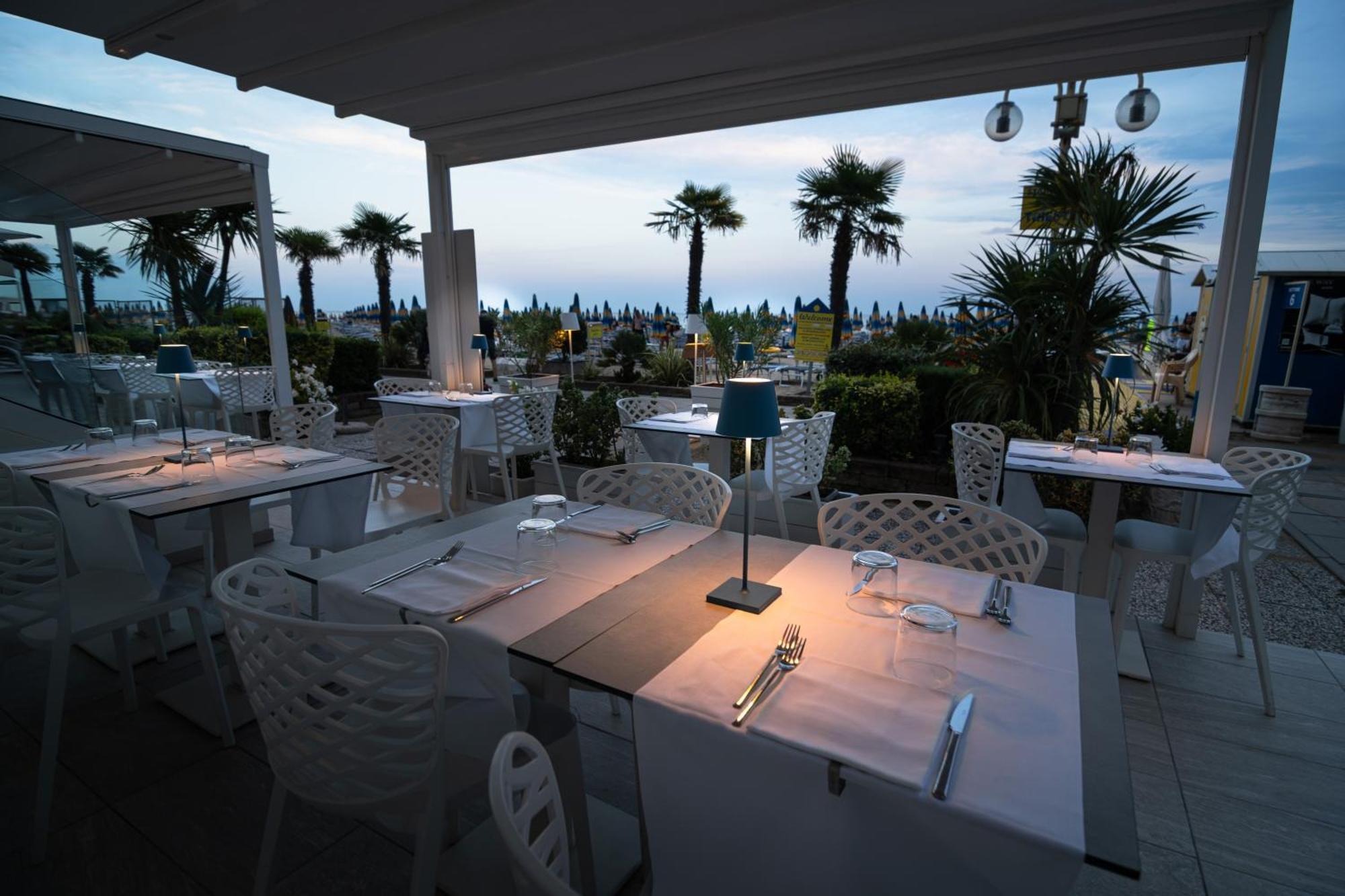 Hotel Boston 3 Stelle Superior Frontemare Lido di Jesolo Exterior foto